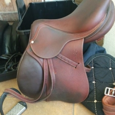 Image pour l'annonce Selle dressage ANTARES CSO/mixte 17.5